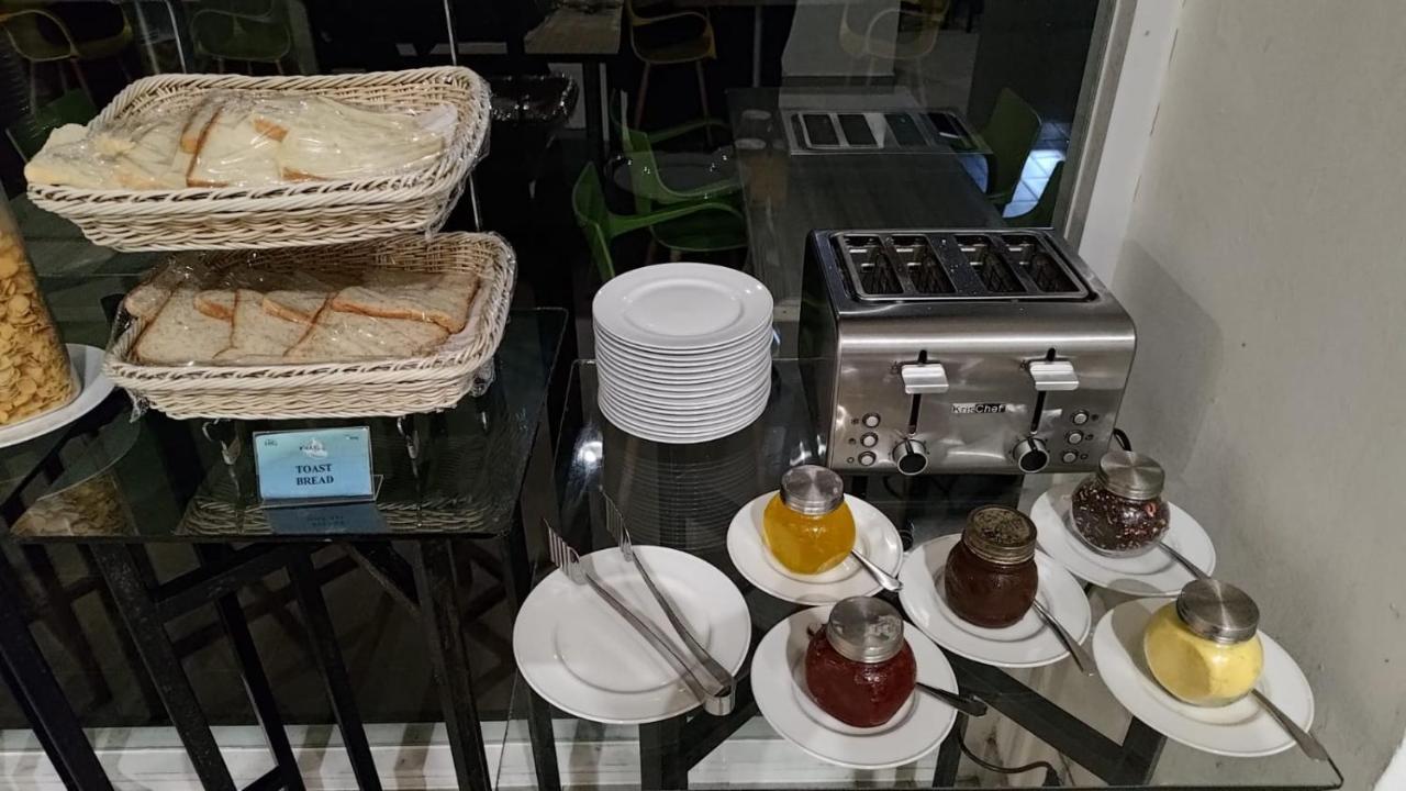 Khas Makassar Hotel Экстерьер фото