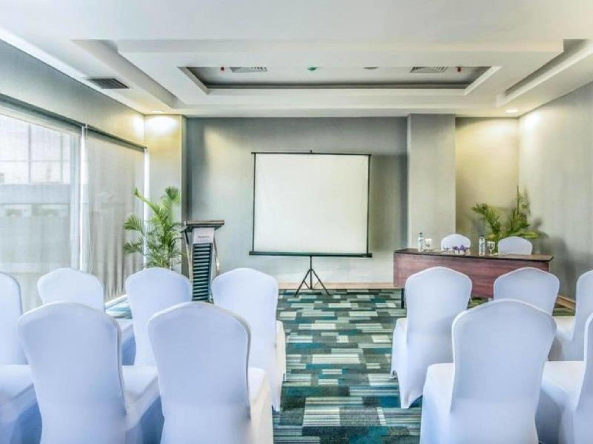 Khas Makassar Hotel Экстерьер фото